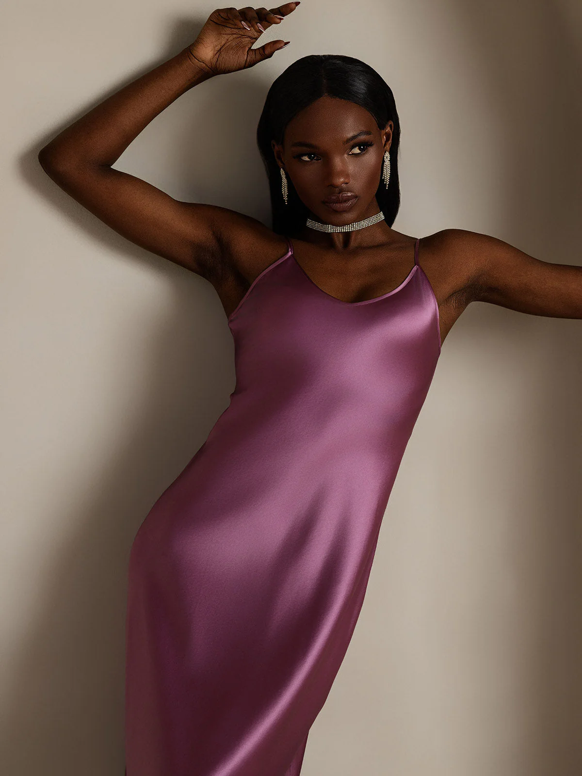 Chemise de Nuit Longue en Soie Classique à Bretelles Spaghetti - Image 59
