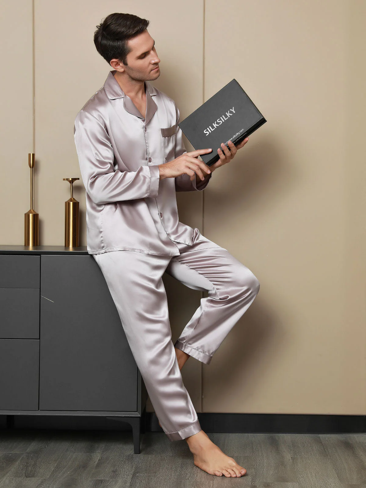 Ensemble Pyjama Pour Homme En Pure Soie À Manches Longues Avec Col À Revers Et Boutonnage - Image 30