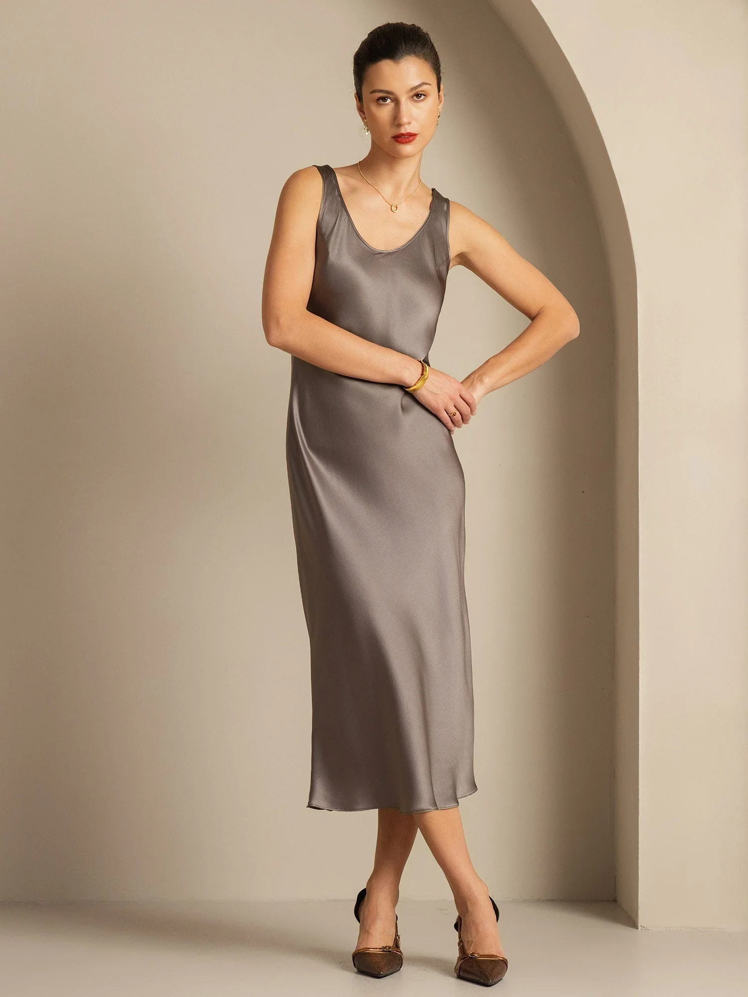 Pure Soie Sangle Larges Sans Manches Longue Robe - Image 34