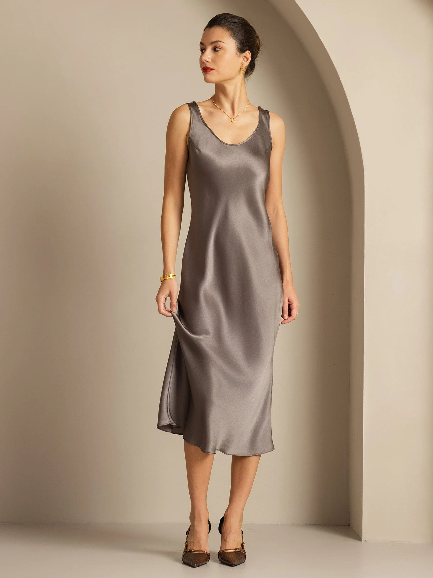 Pure Soie Sangle Larges Sans Manches Longue Robe - Image 36