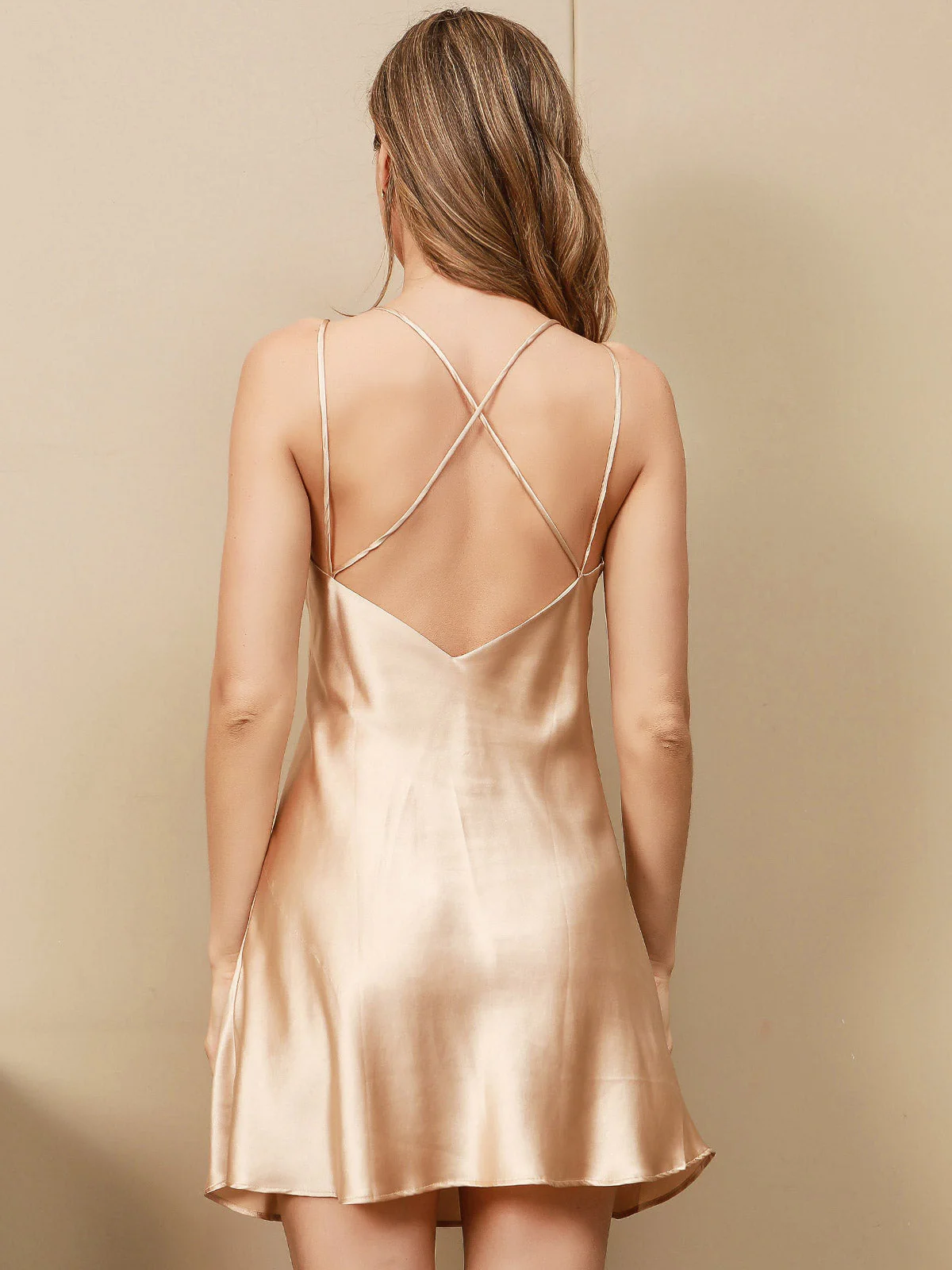 Robe de Nuit en Soie Pure Croisée au Dos - Image 29