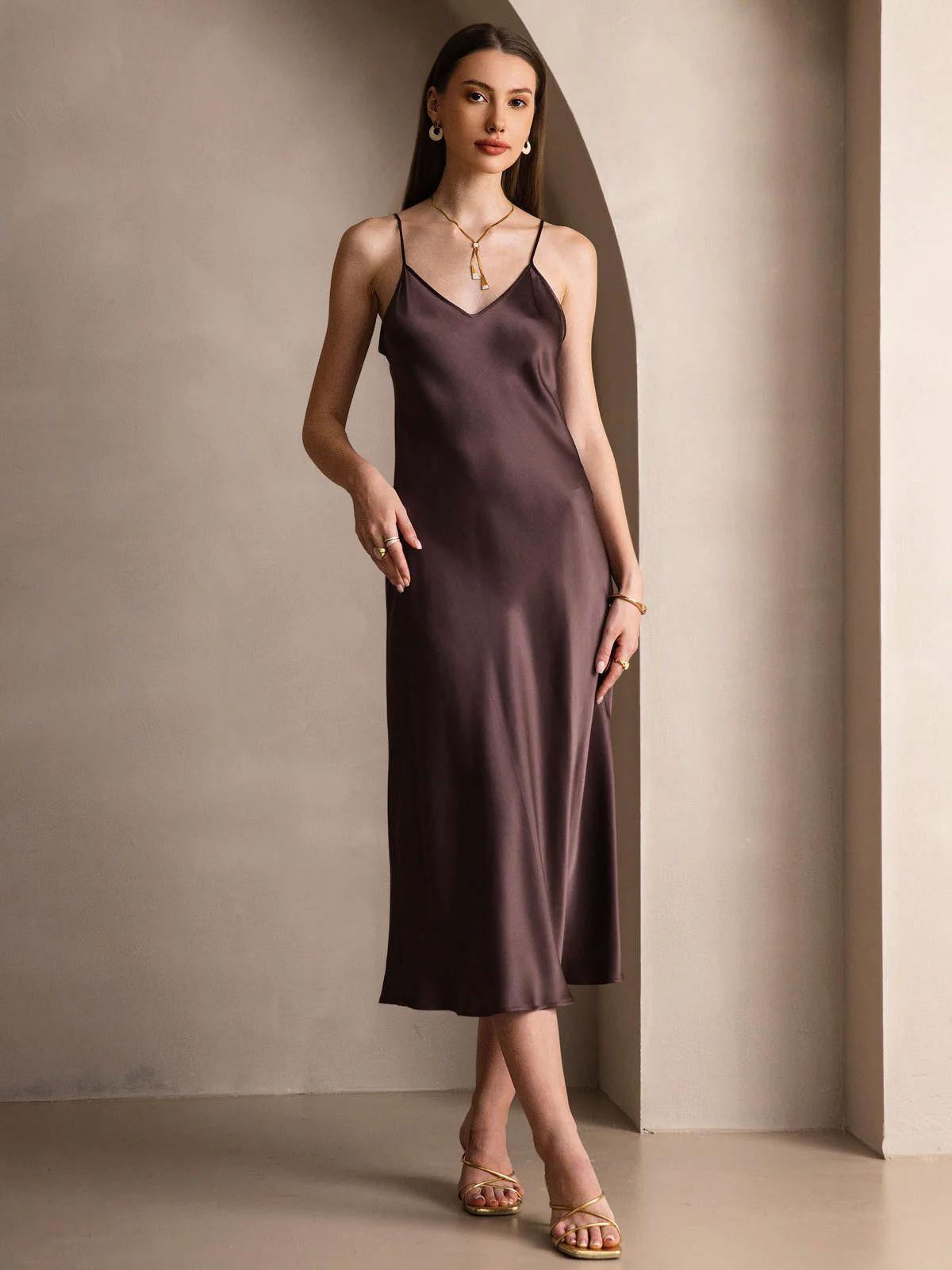 Robe Longue en Soie avec Bretelles Spaghetti - Image 41