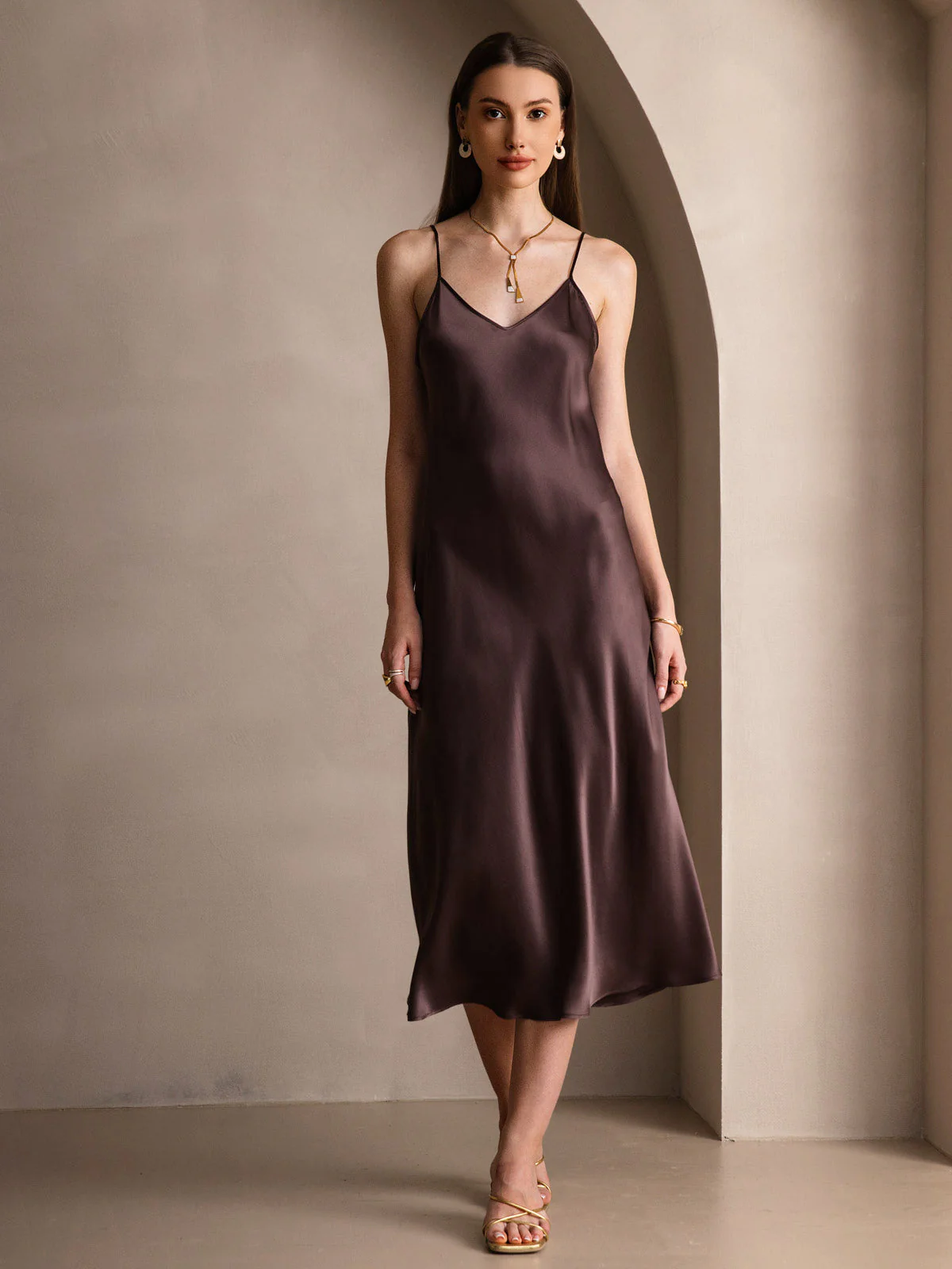 Robe Longue en Soie avec Bretelles Spaghetti - Image 42