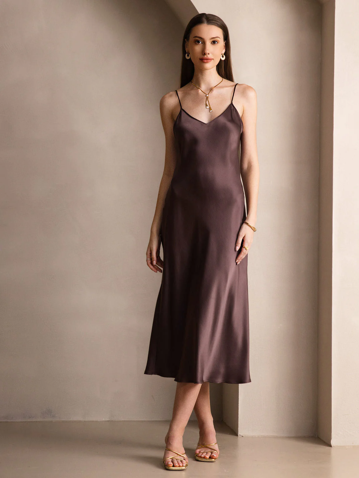 Robe Longue en Soie avec Bretelles Spaghetti - Image 44
