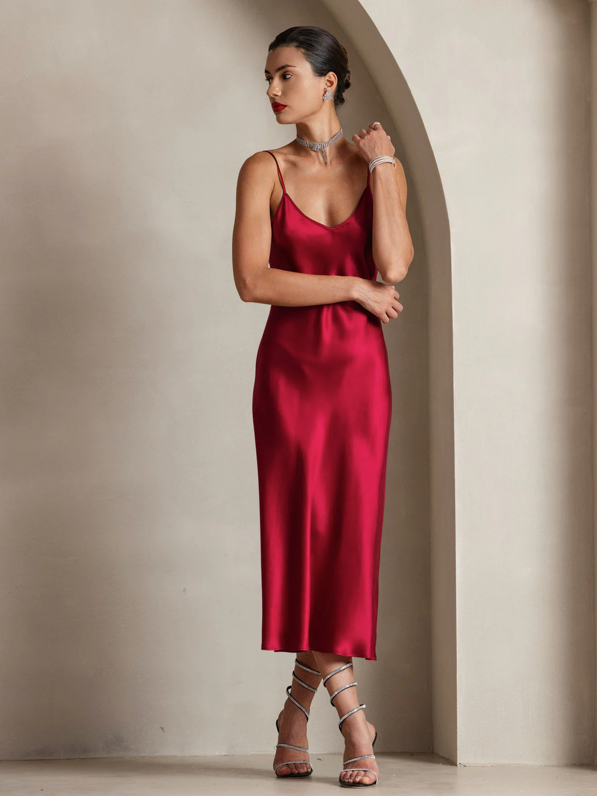 Robe Longue en Soie avec Bretelles Spaghetti - Image 6