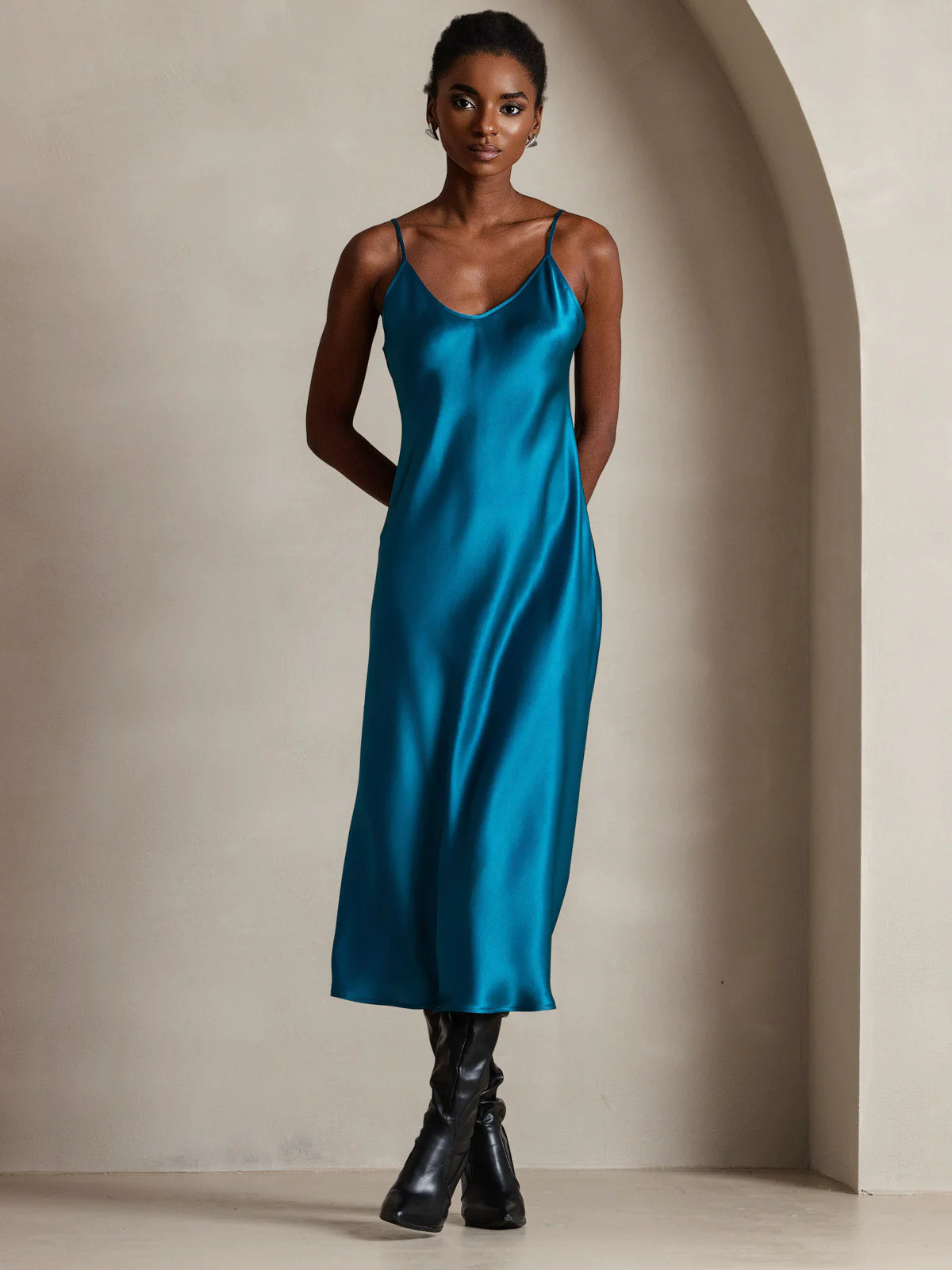 Robe Longue en Soie avec Bretelles Spaghetti - Image 91